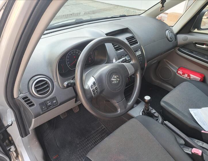 Suzuki SX4 19