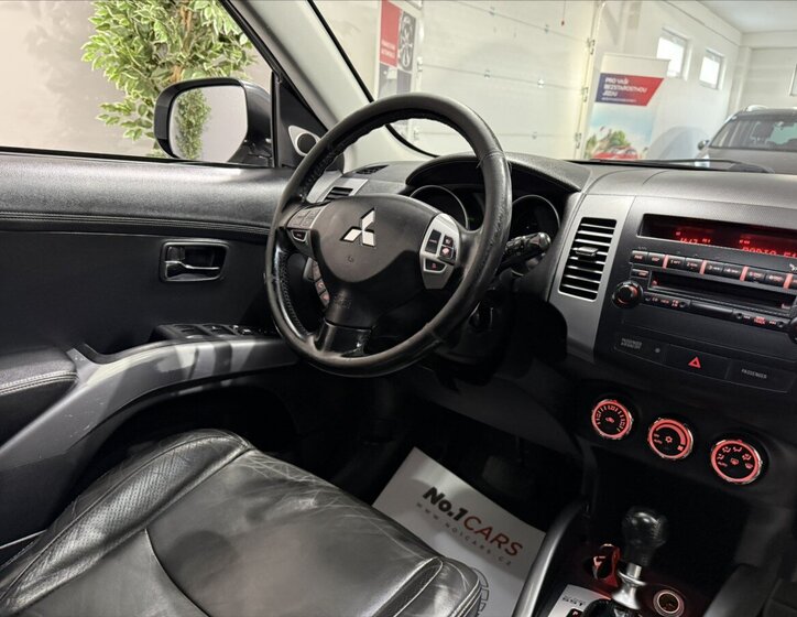 Mitsubishi Outlander SUV / Terénní 2,2 l 115 kw