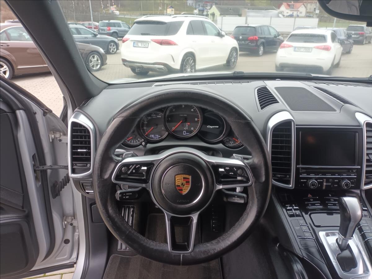 Porsche Cayenne Kombi 3,0 l 180 kw