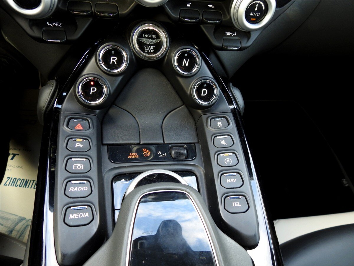 Aston Martin Vantage Kupé 4,0 l 375 kw