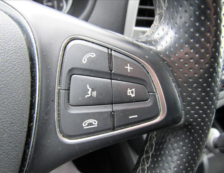 Mercedes-Benz Vito Kombi 2,1 l 100 kw