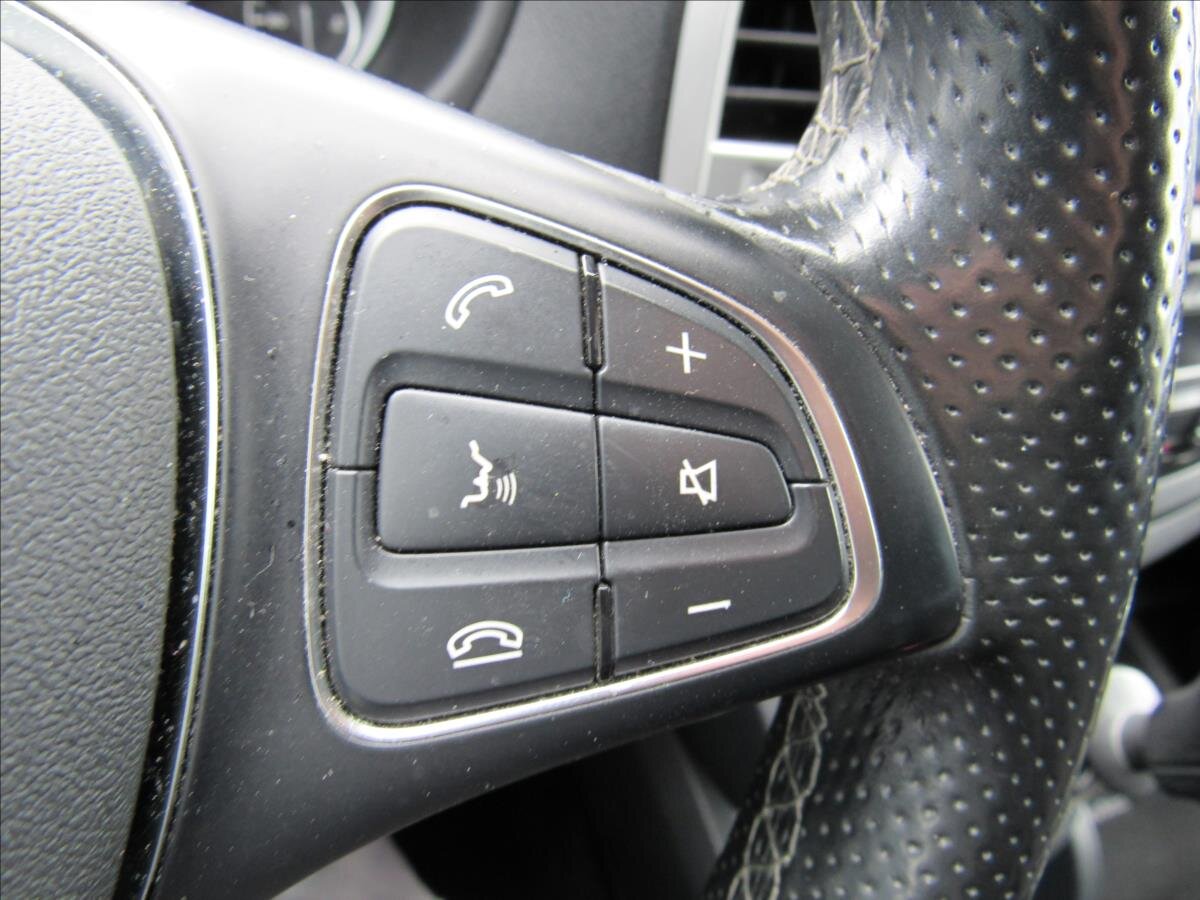 Mercedes-Benz Vito Kombi 2,1 l 100 kw