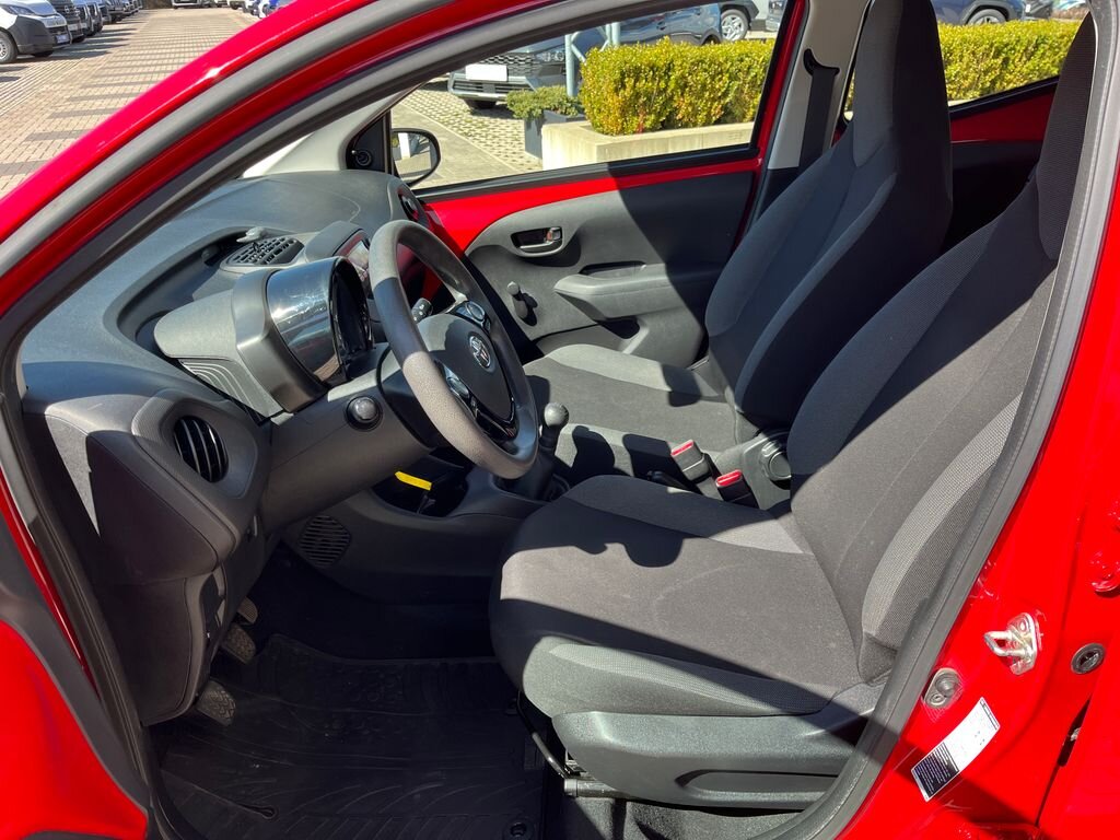 Toyota Aygo Hatchback 998,0 53 kw