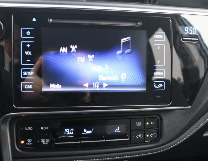 Toyota Auris Kombi 1,6 l 97 kw