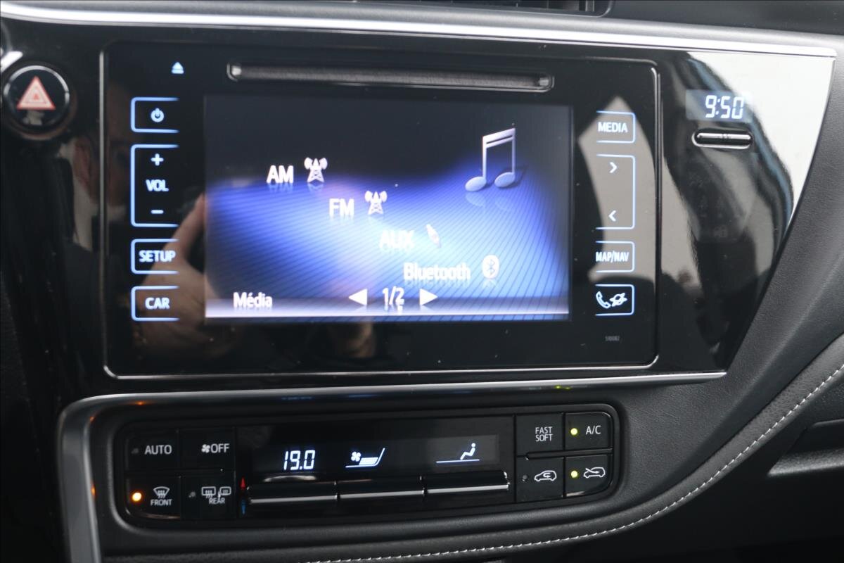 Toyota Auris Kombi 1,6 l 97 kw