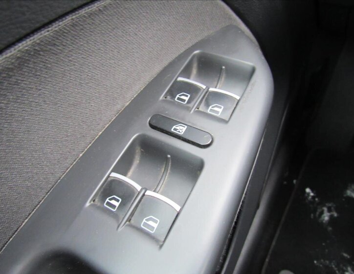 Volkswagen Touran Kombi 1,2 l 77 kw