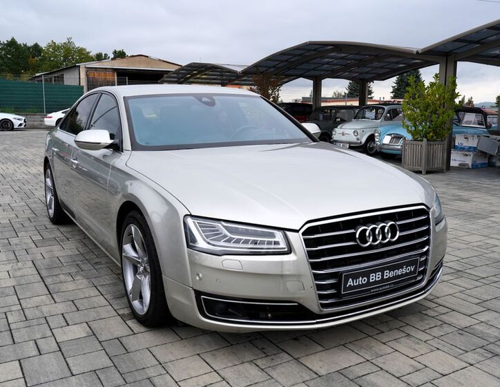 Audi A8 8