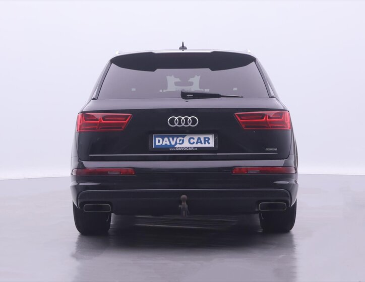 Audi Q7 6