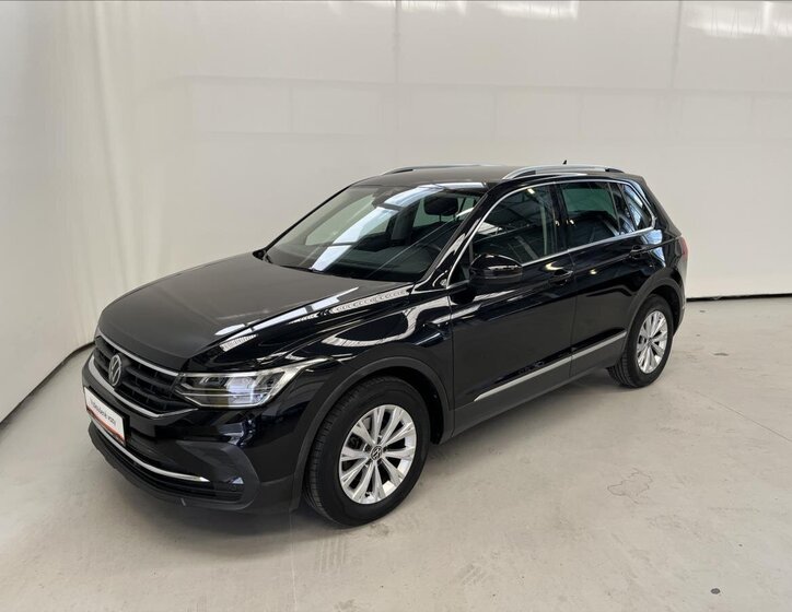 Volkswagen Tiguan 1