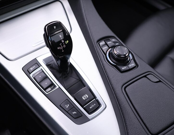 BMW Řada 6 Sedan / Limuzína 3,0 l 230 kw