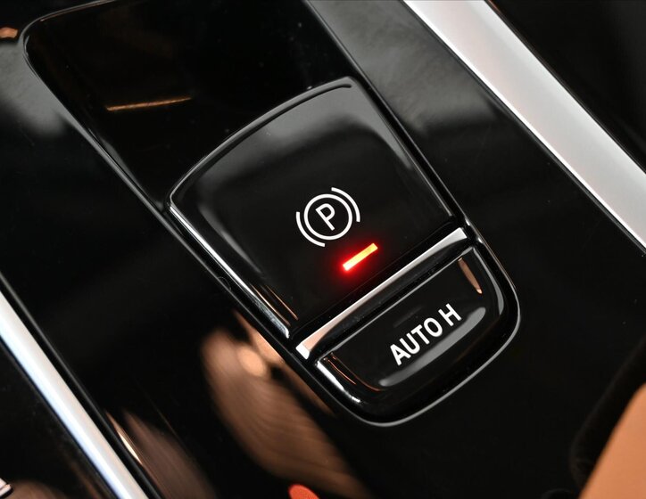 BMW Řada 5 Kombi 3,0 l 210 kw