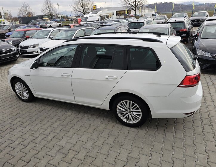 Volkswagen Golf 9