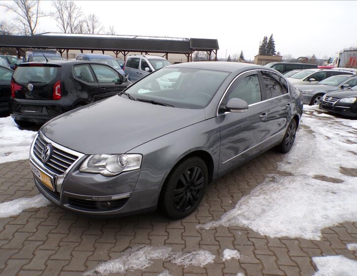 Volkswagen Passat Sedan 2,0 l 103 kw