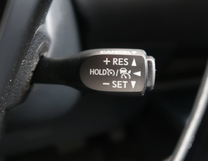 Toyota C-HR SUV / Terénní 1,8 l 72 kw