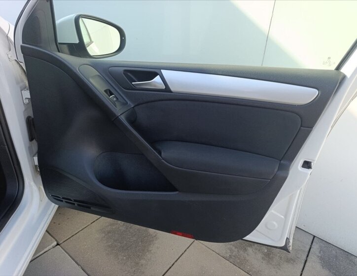 Volkswagen Golf Hatchback 1,6 l 77 kw