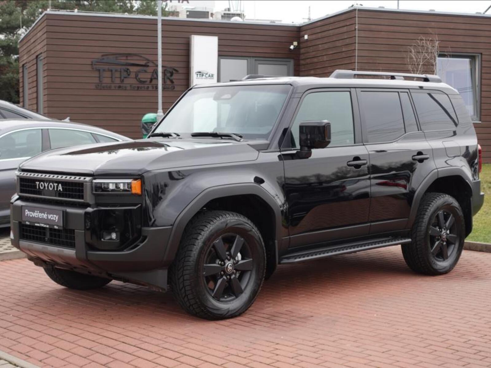 Toyota Land Cruiser 1