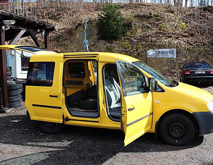 Volkswagen Caddy Skříň 2,0 l 51 kw