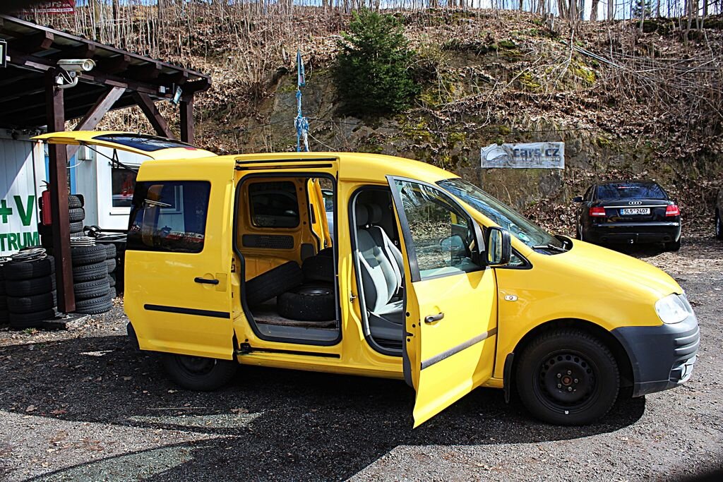 Volkswagen Caddy Skříň 2,0 l 51 kw