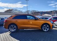 Audi Q8 4