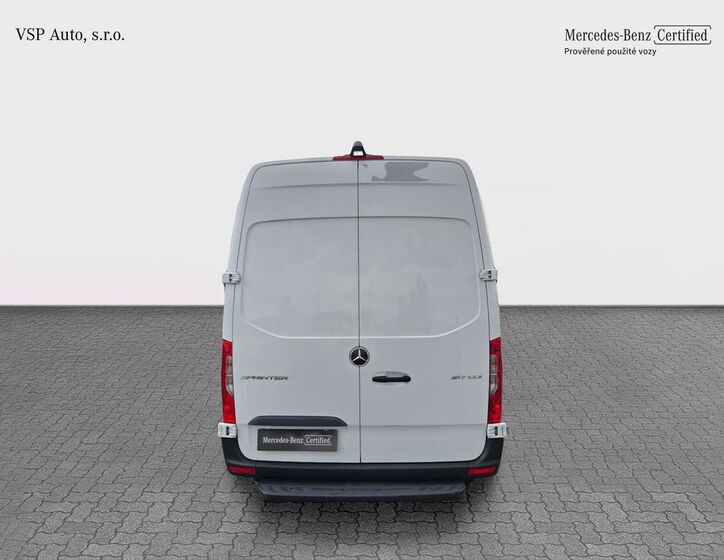 Mercedes-Benz Sprinter 4