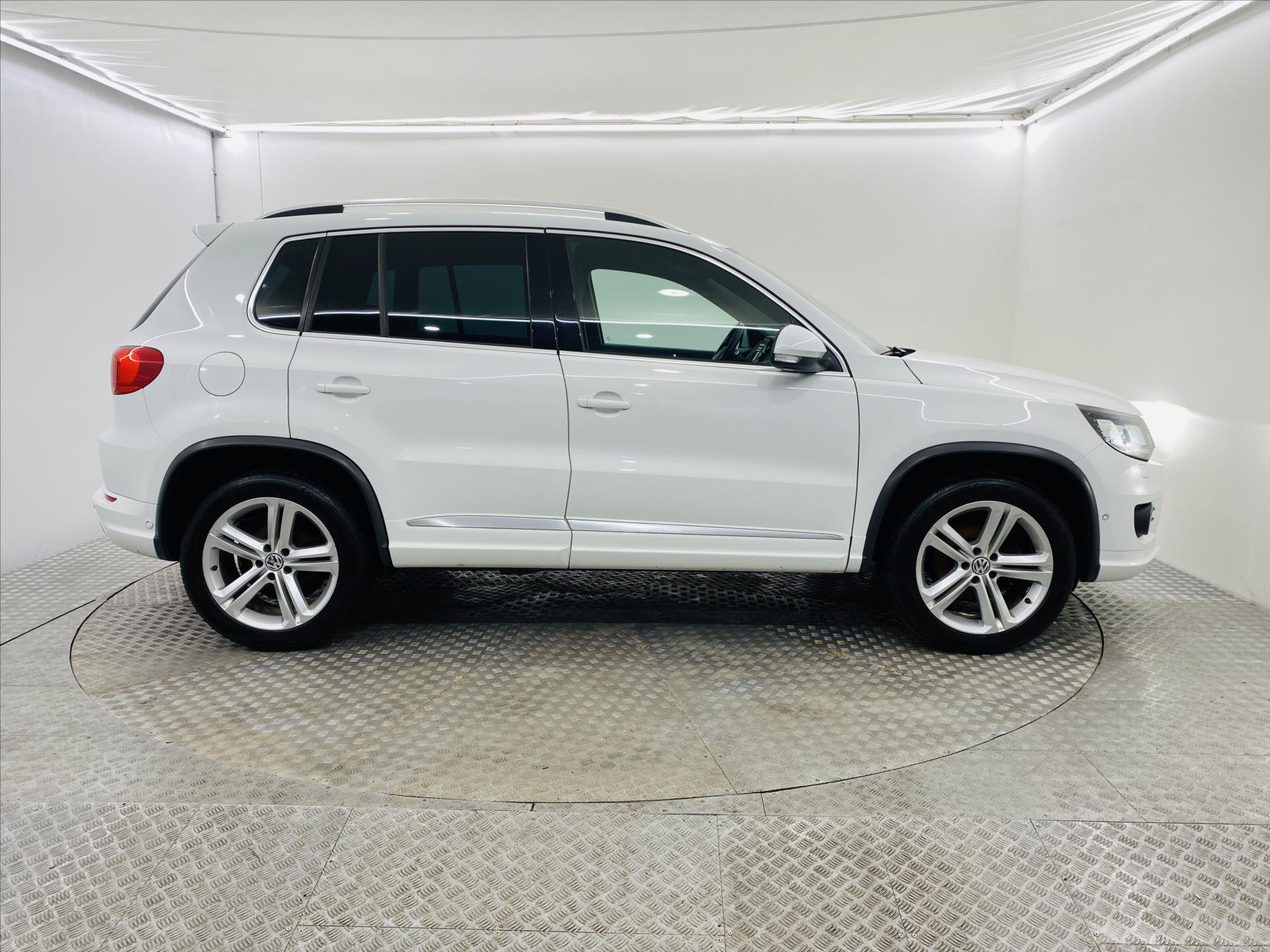Volkswagen Tiguan SUV 2,0 l 103 kw