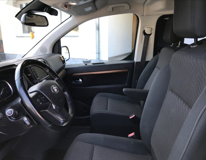 Toyota ProAce Kombi 2,0 l 110 kw