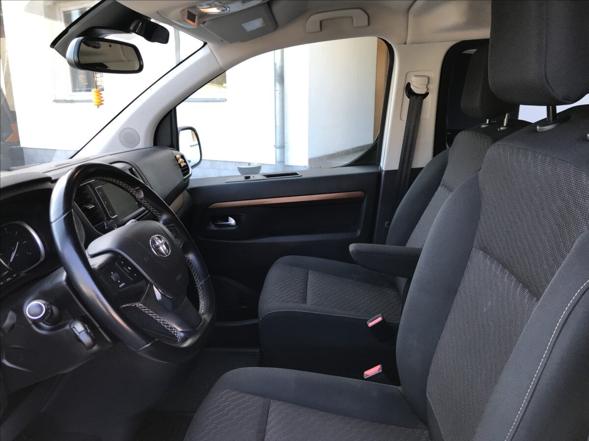 Toyota ProAce Kombi 2,0 l 110 kw