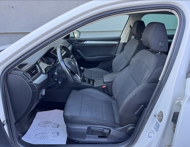 Škoda Superb Sedan / Limuzína 2,0 l 140 kw