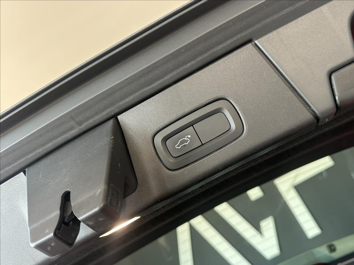 Volvo V90 Kombi 2,0 l 140 kw