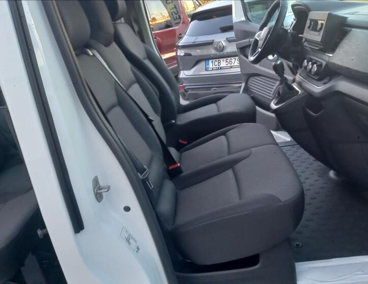Renault Trafic 10