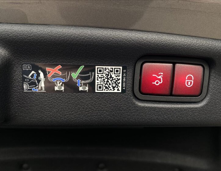 Mercedes-Benz Třídy C Sedan 1,5 l 150 kw