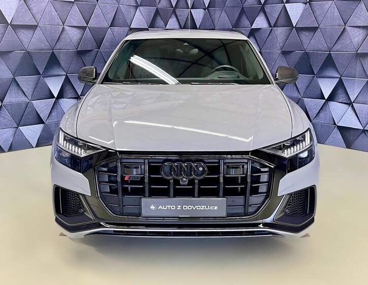 Audi SQ8 SUV / Terénní 4,0 l 373 kw