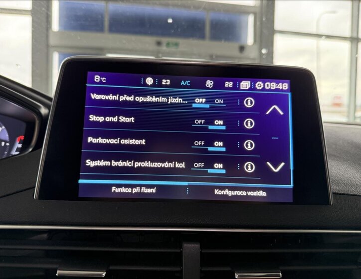 Peugeot 5008 SUV 2,0 l 110 kw