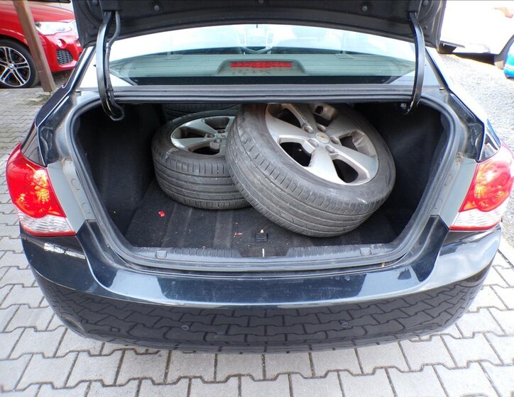 Chevrolet Cruze Sedan / Limuzína 2,0 l 110 kw