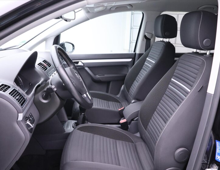 Volkswagen Touran MPV 1,2 l 77 kw