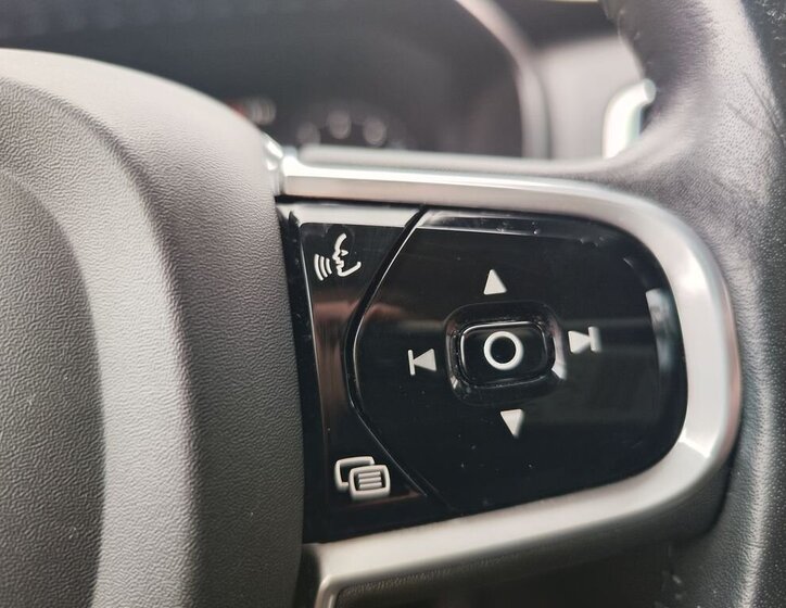 Volvo XC90 SUV / Terénní 2,0 l 235 kw