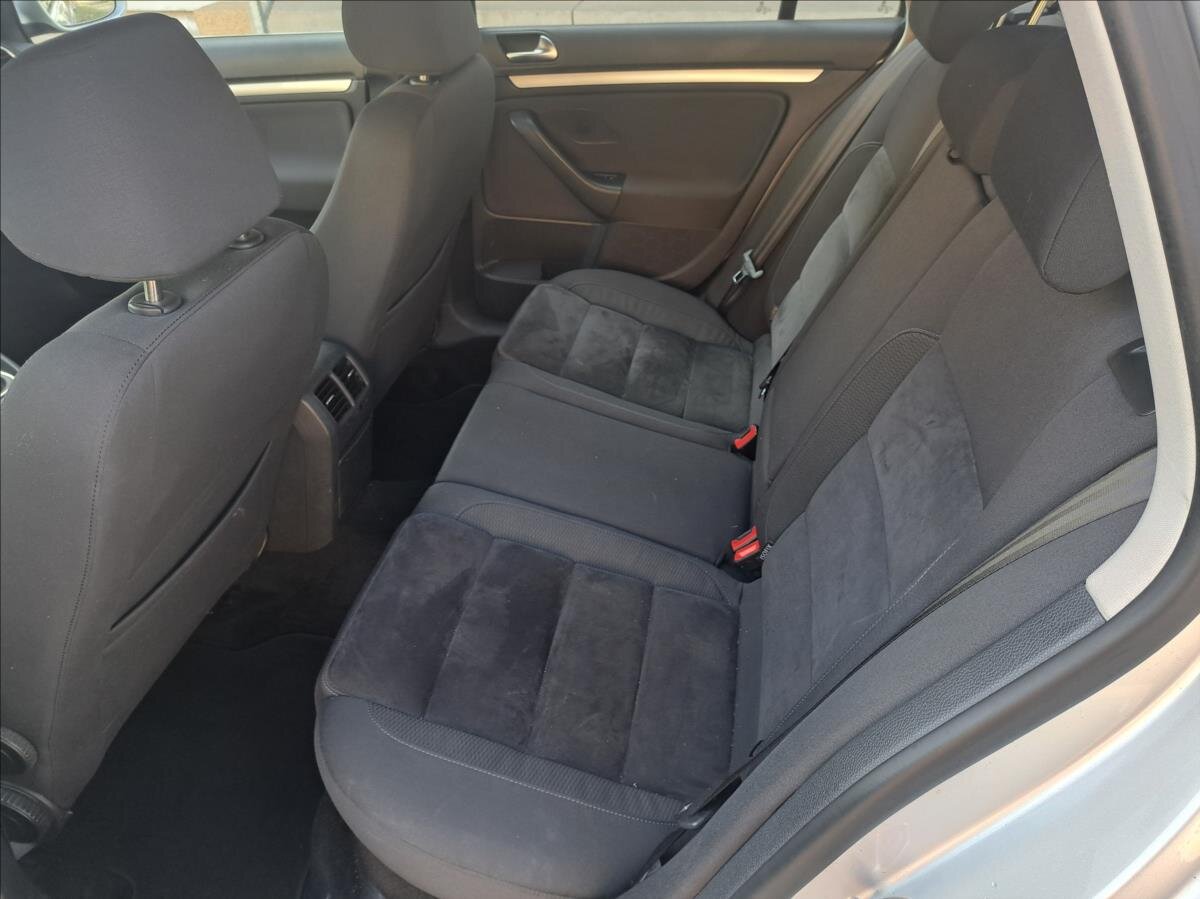 Volkswagen Golf Kombi 1,6 l 77 kw