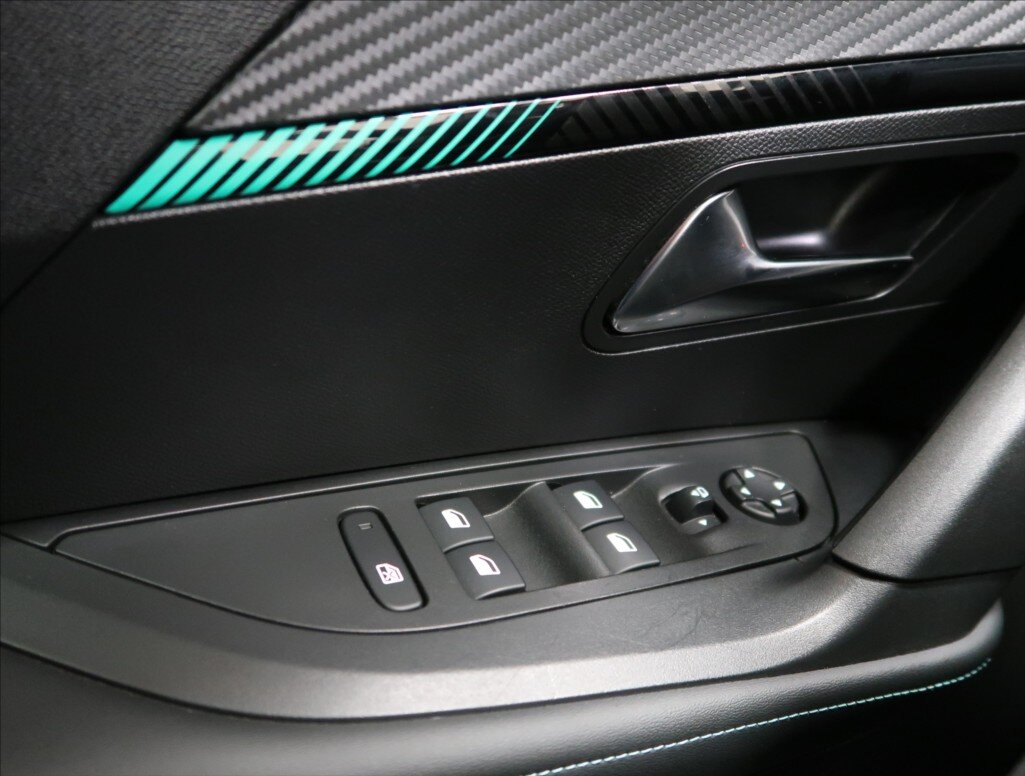 Peugeot 2008 Hatchback 1,2 l 96 kw