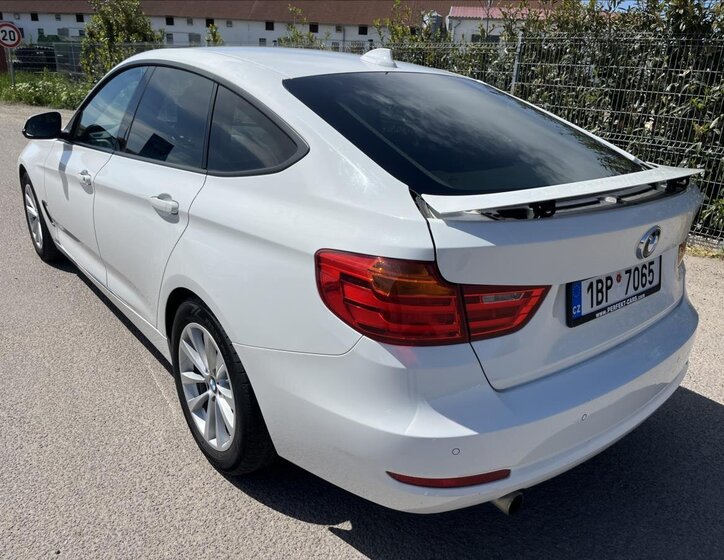 BMW Řada 3 Sedan / Limuzína 2,0 l 135 kw