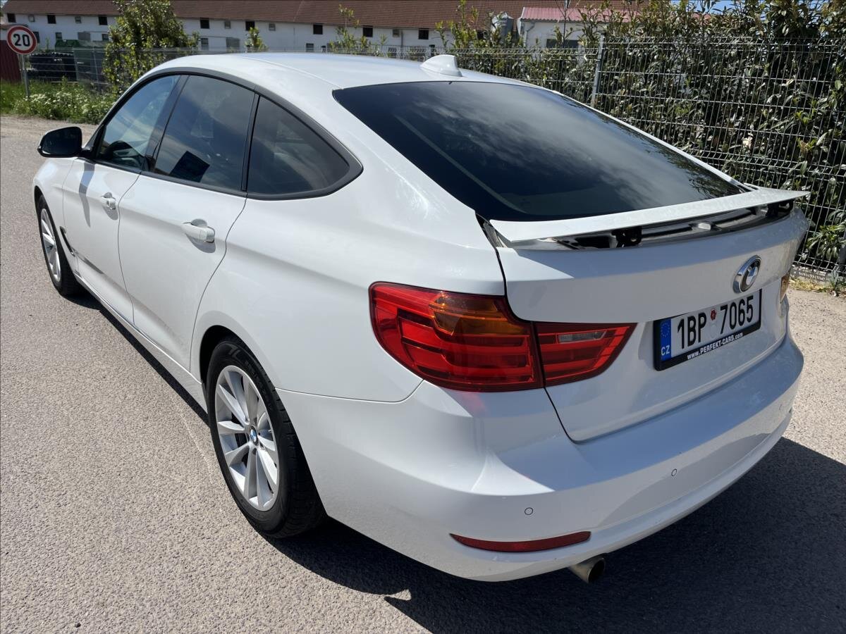 BMW Řada 3 Sedan / Limuzína 2,0 l 135 kw