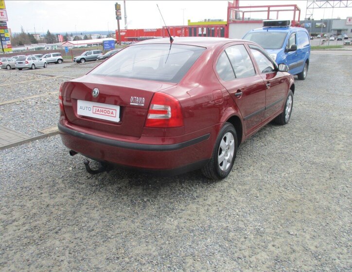 Škoda Octavia Sedan / Limuzína 1,6 l 75 kw