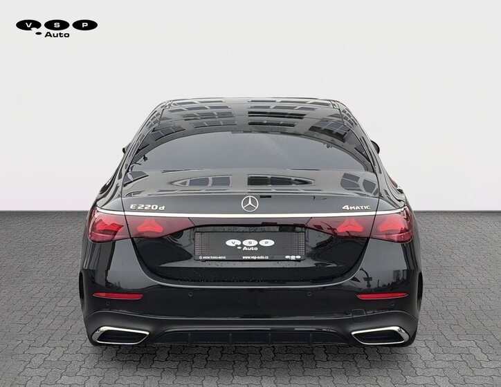 Mercedes-Benz Třídy E Sedan 2,0 l 145 kw