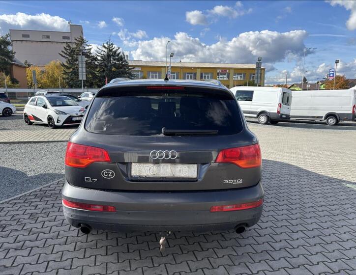 Audi Q7 5