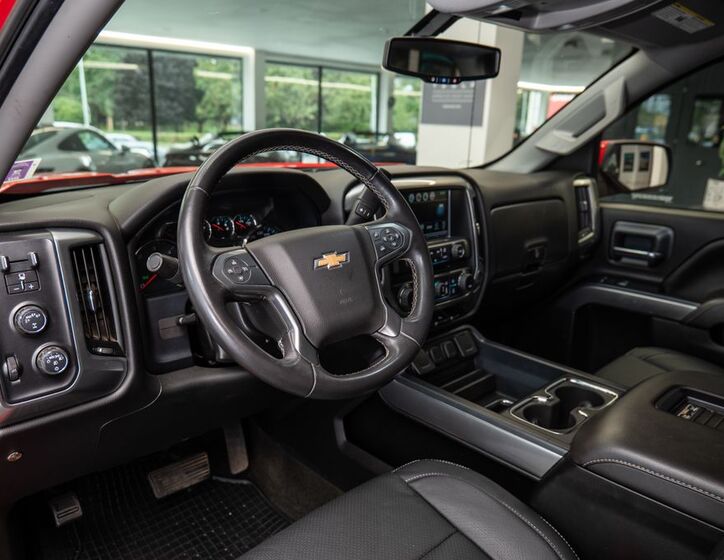 Chevrolet Silverado 4