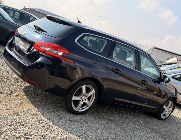 Peugeot 308 Kombi 2,0 l 110 kw