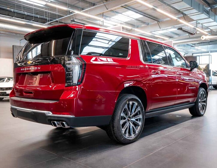 Chevrolet Suburban SUV / Terénní 6,2 l 313 kw