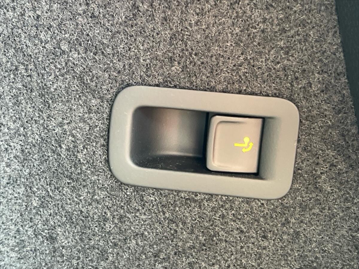 Škoda Karoq SUV / Terénní 1,5 l 110 kw