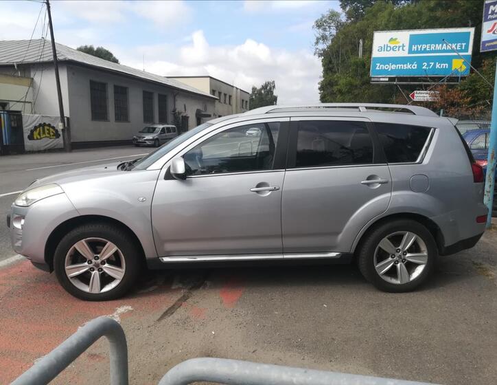 Peugeot 4007 6