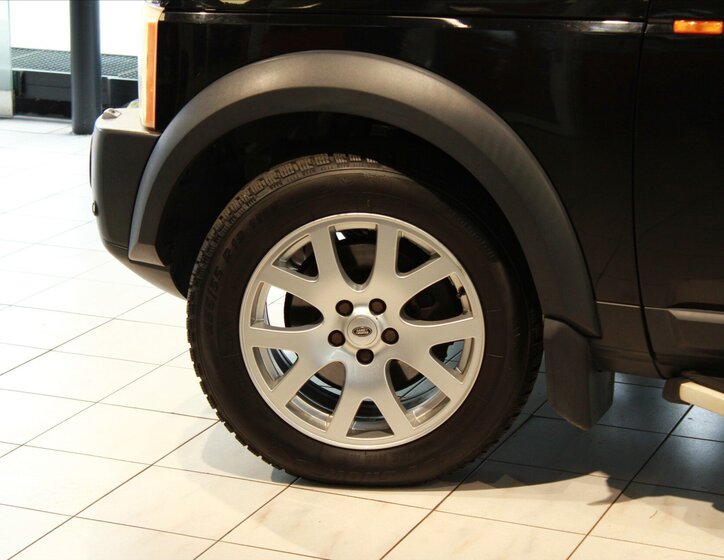 Land Rover Discovery 25