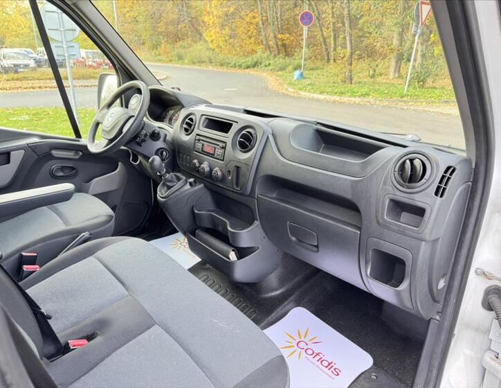 Renault Master 9